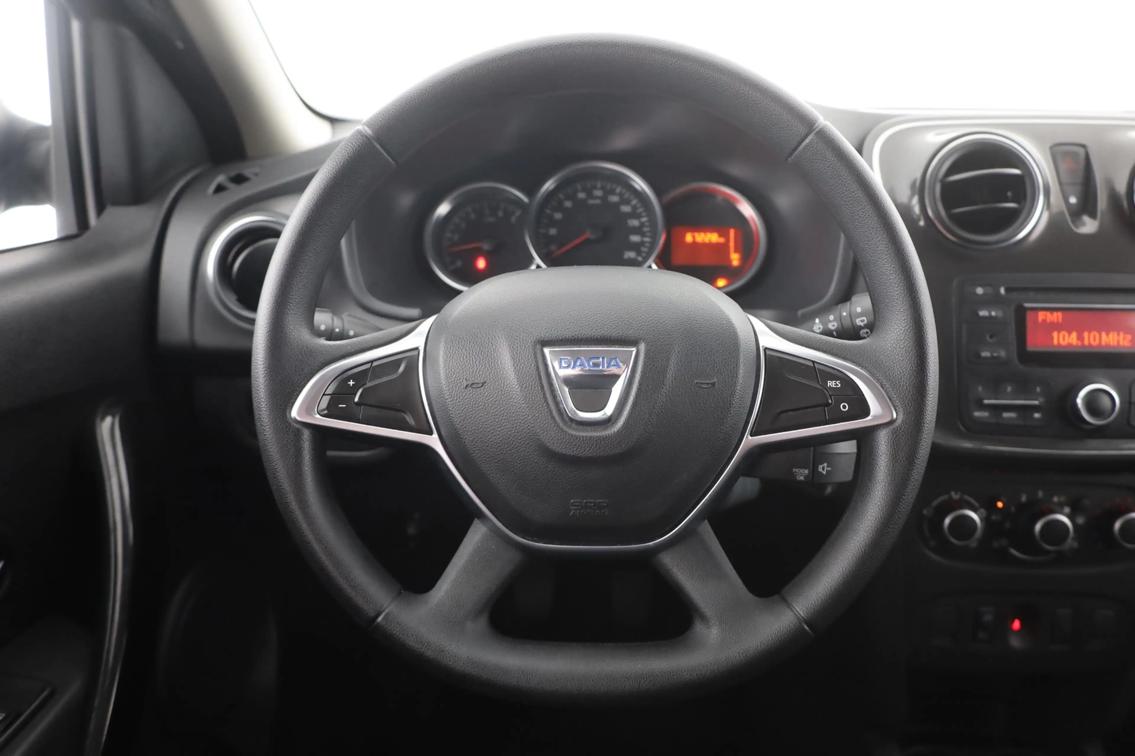 Dacia Logan Kombi 0.9 TCE Tempomat PDC Bluetooth USB — photo 14