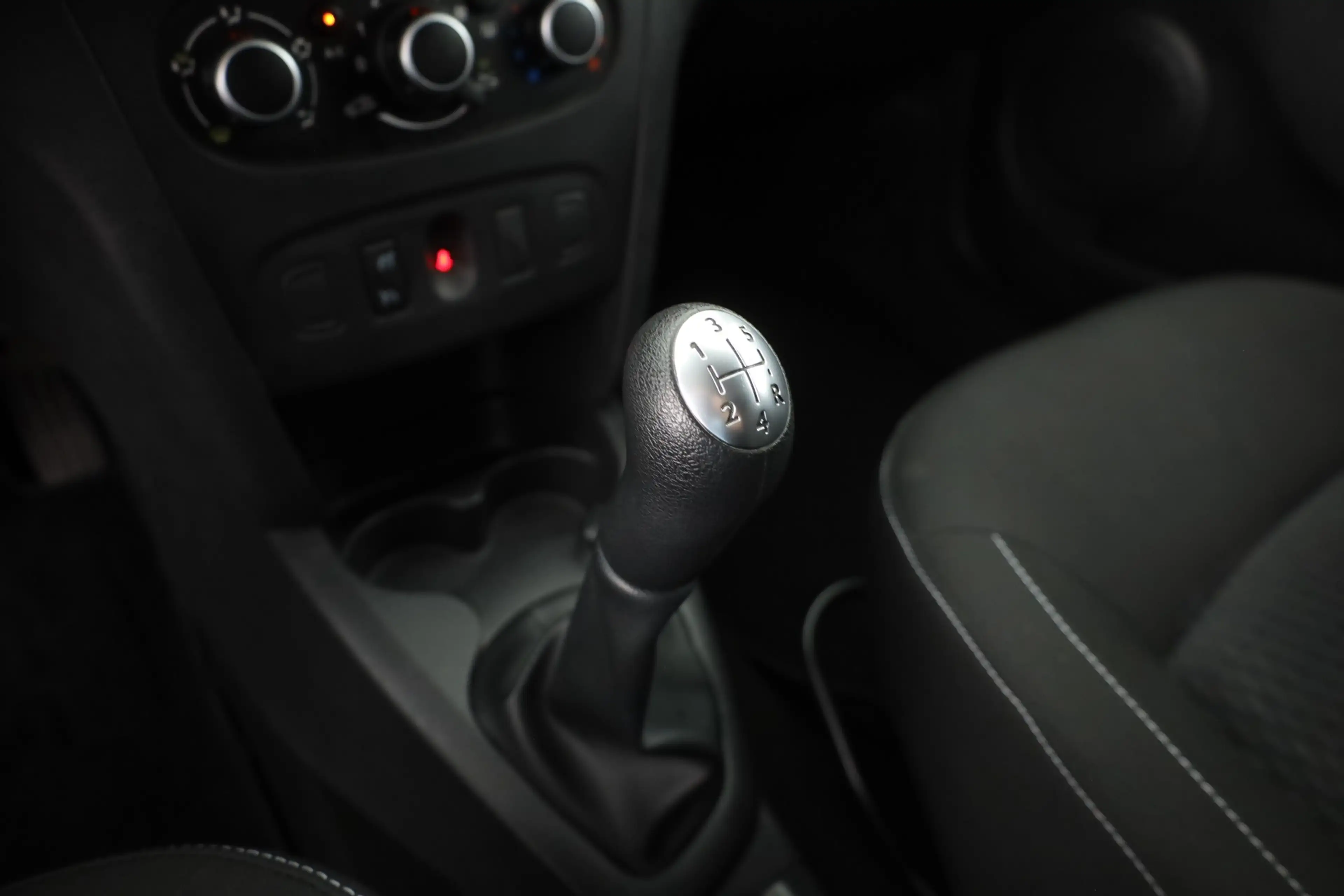 Dacia Logan Kombi 0.9 TCE Tempomat PDC Bluetooth USB — photo 13