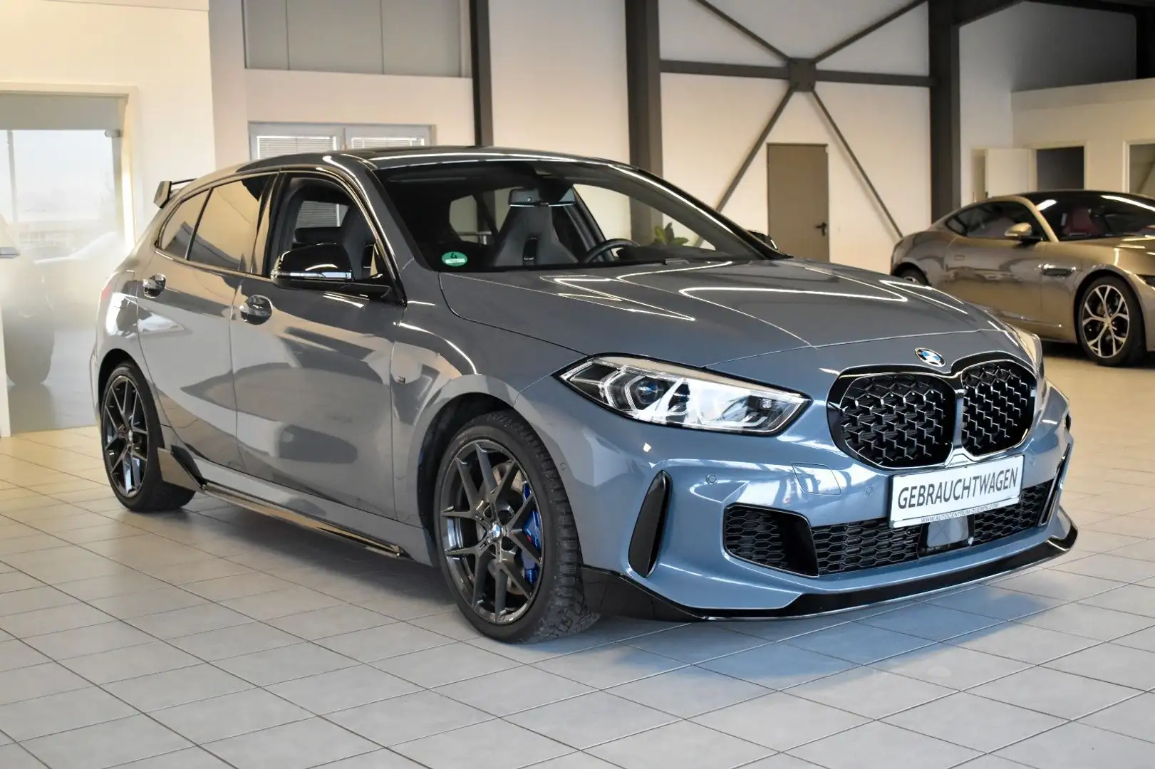 BMW 135 i XDrive M-PERF./HUD/HARMAN/PANO/SPORTSITZE Gris - 1