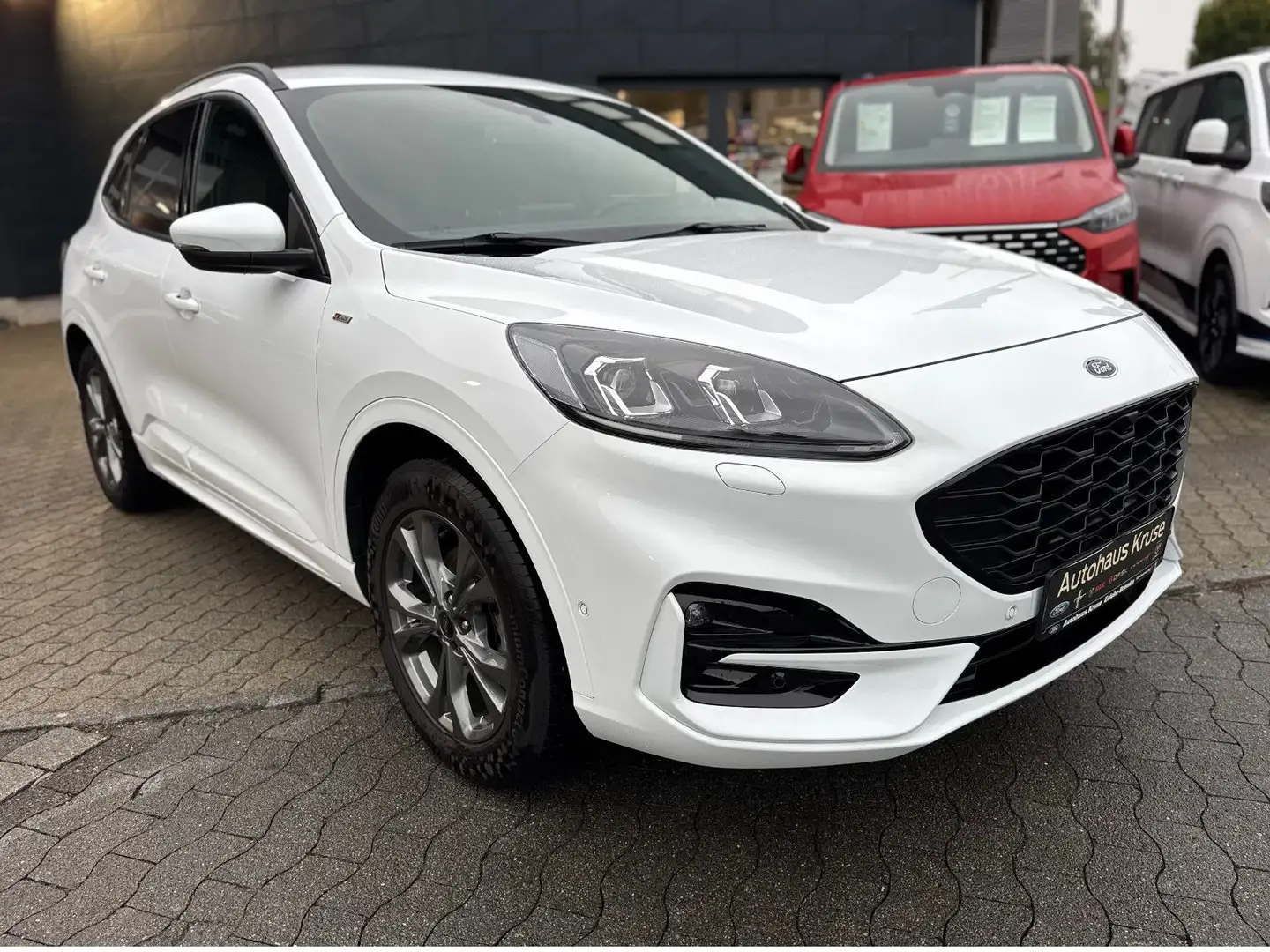 Ford Kuga 1.5 EcoBoost 110kW ST-Line X mit Anhängerk. Weiß - 1