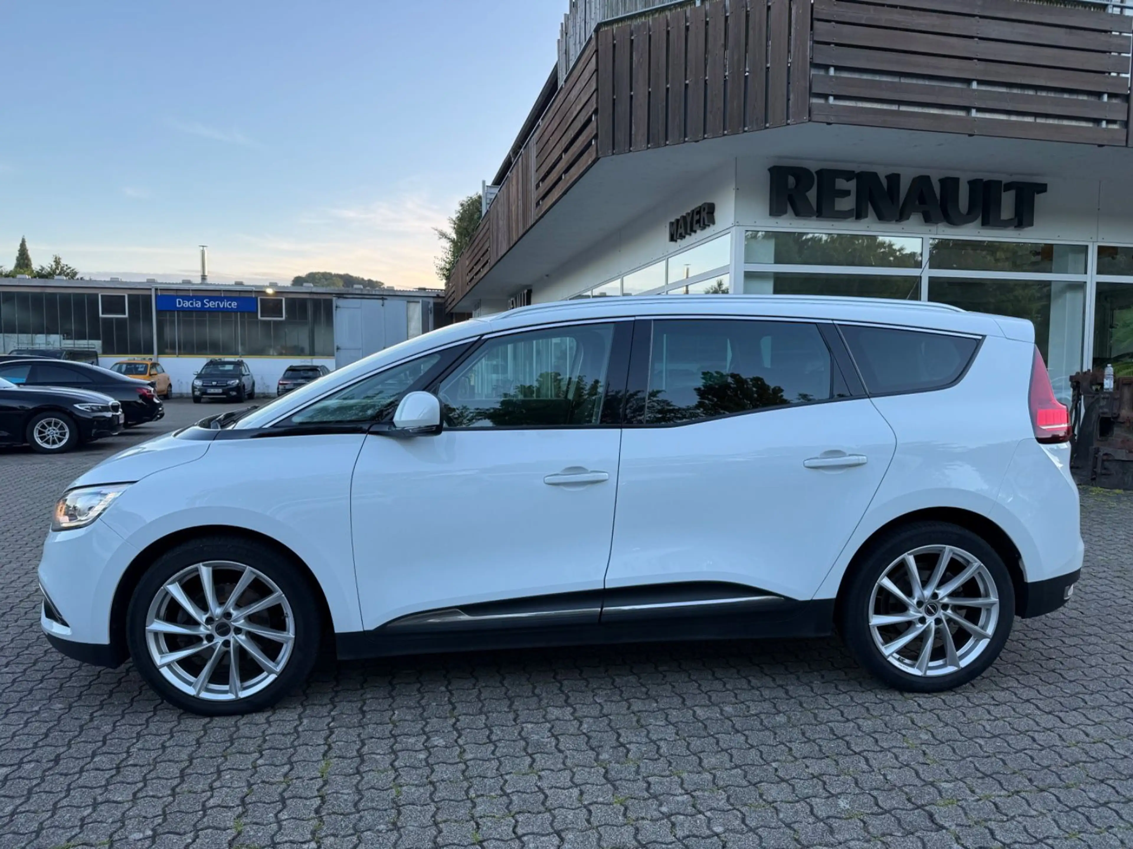 Renault Grand Scenic IV Business Edition*AUT*NAVI*LED* — photo 3