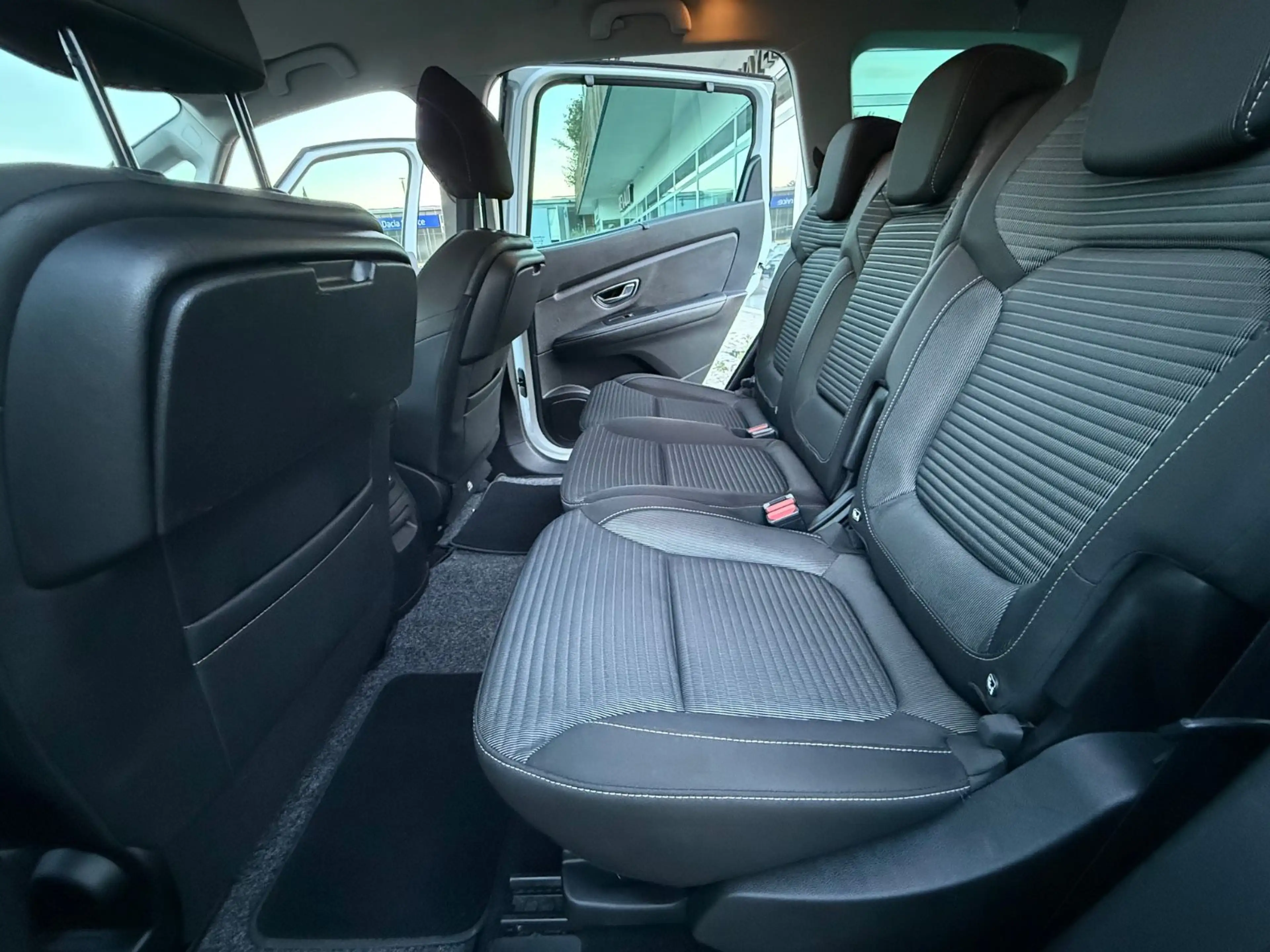 Renault Grand Scenic IV Business Edition*AUT*NAVI*LED* — photo 12