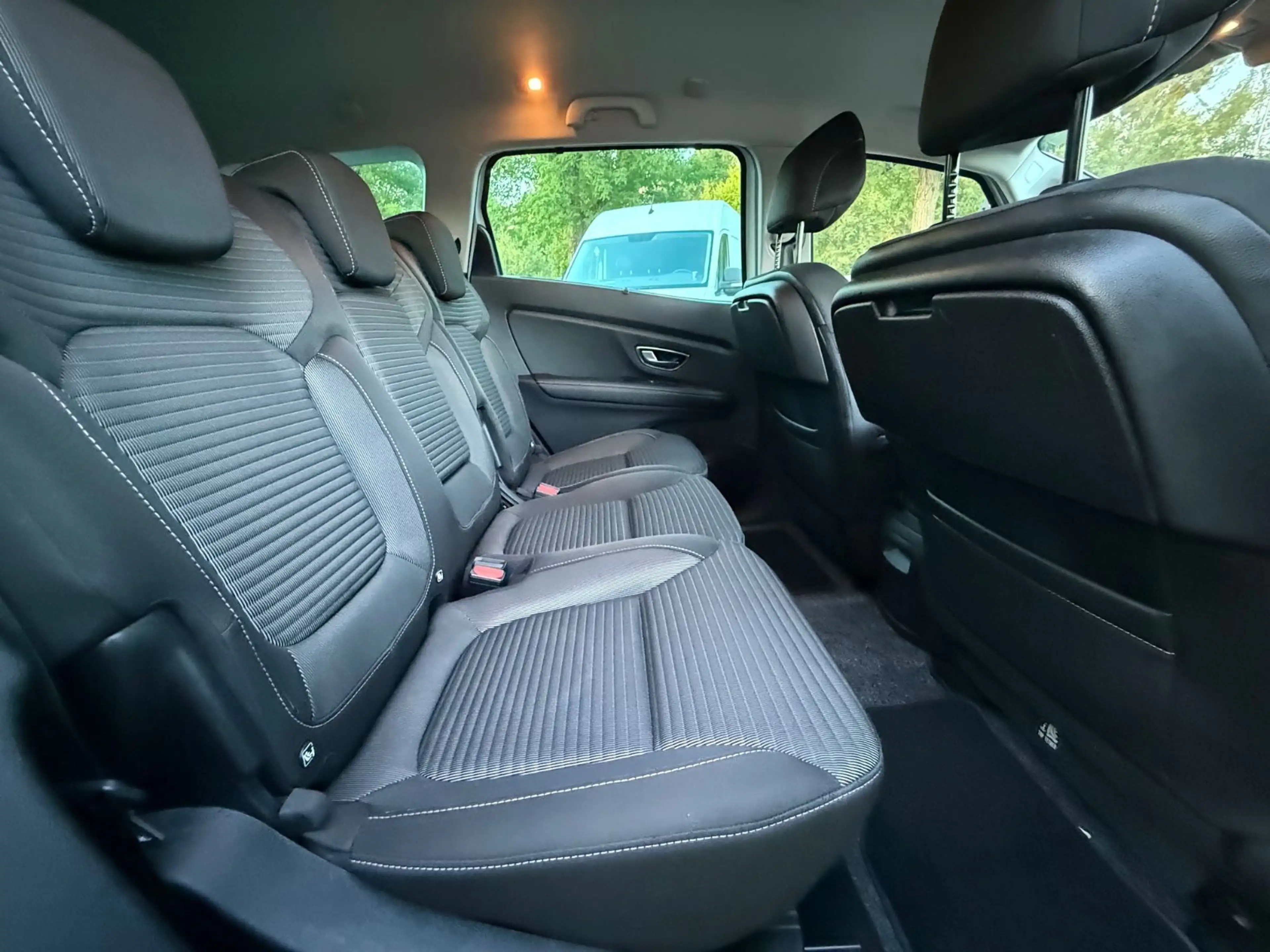 Renault Grand Scenic IV Business Edition*AUT*NAVI*LED* — photo 11