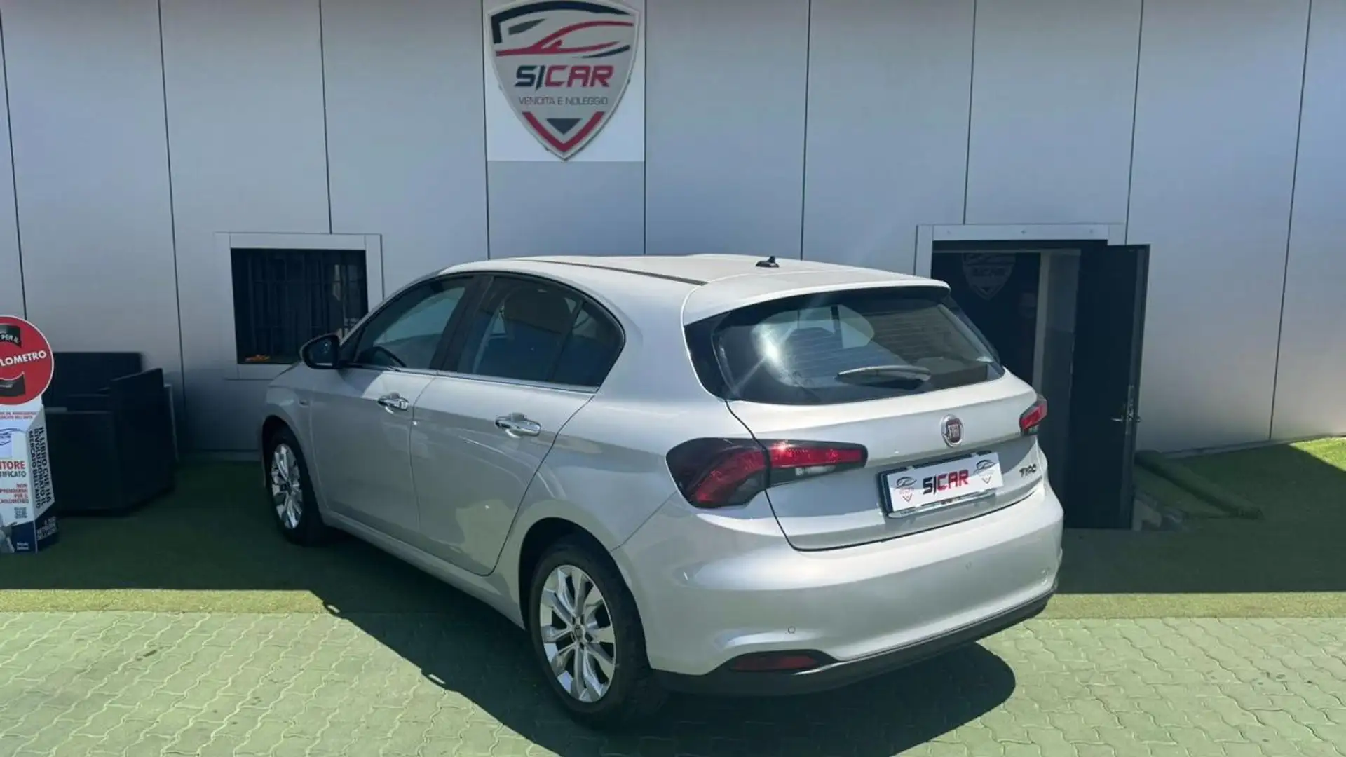 Fiat Tipo 1.6 Mjt S&S 5 porte Business Grigio - 2