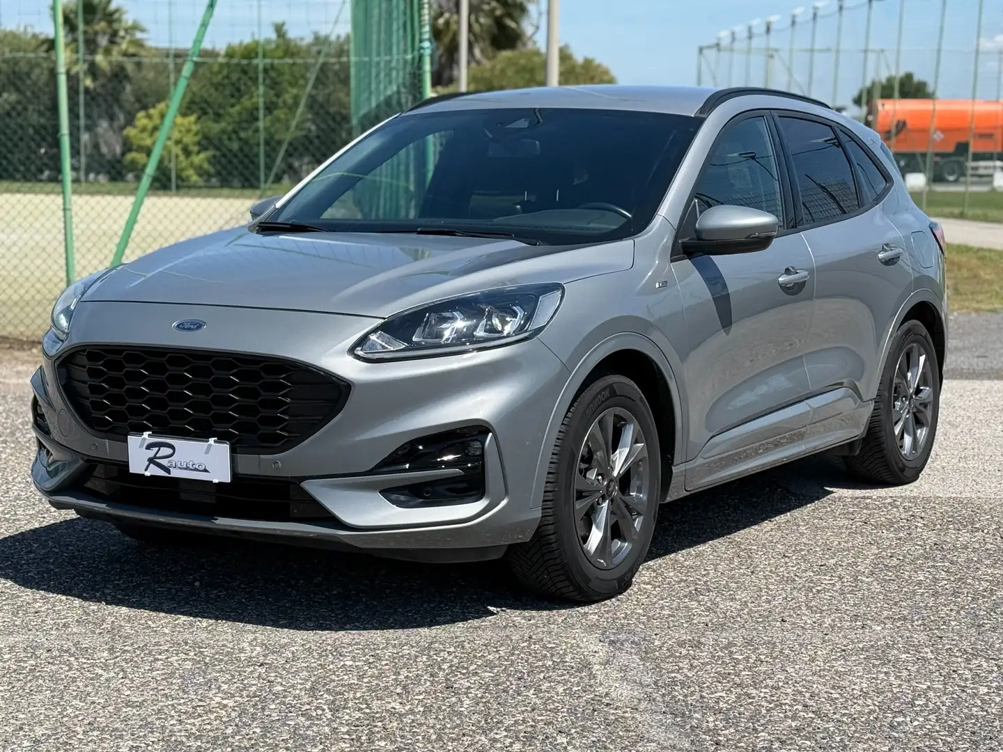 Ford Kuga 1.5 ecoblue ST-Line 2wd 120cv auto Gris - 1