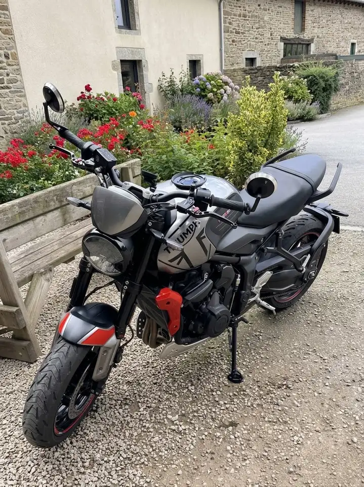 Triumph Trident 660