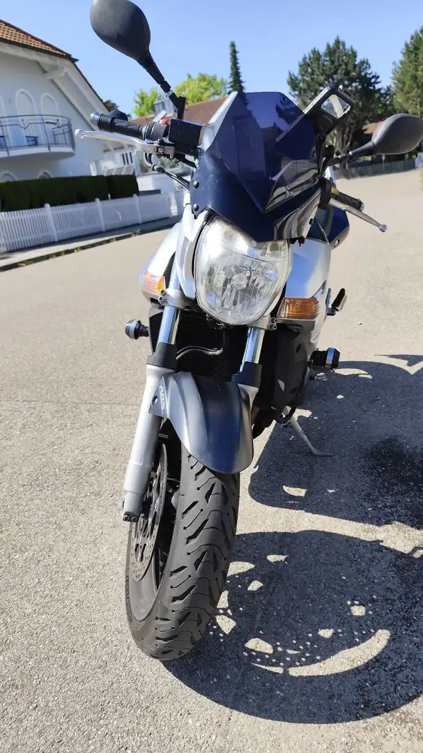 Suzuki GSR 600 Gris - 2