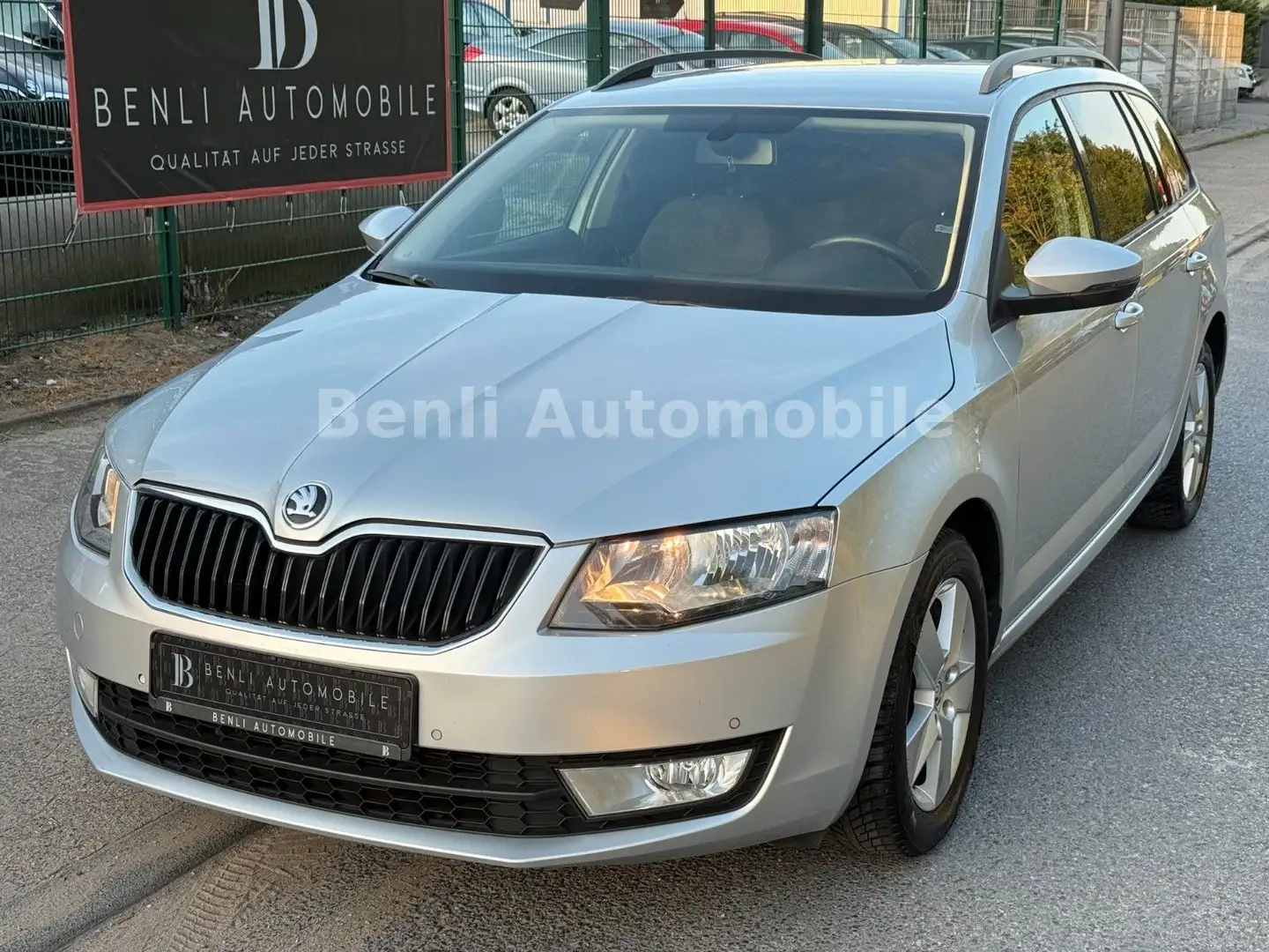 Skoda Octavia Combi Ambition 1.4/KLIMA/TMP/PDC/TÜV-NEU Stříbrná - 1