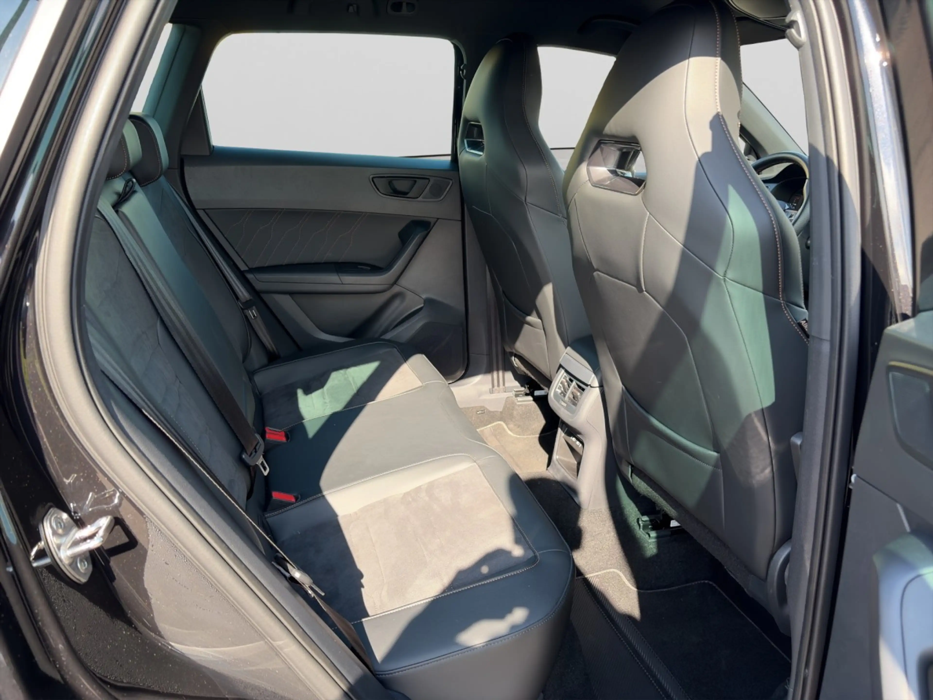 CUPRA Ateca VZ 4Drive 5JGar AHK TopView Beats eHeck — photo 15