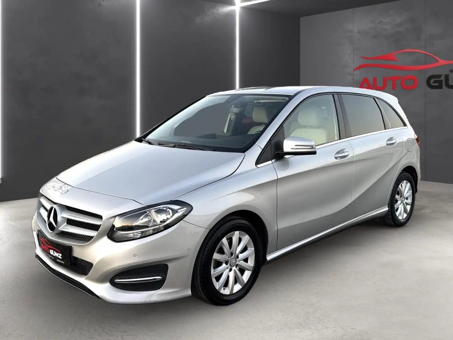 Mercedes-Benz B 180 Style Aut. *Kamera-AHK-Navi-SHZ* Argent - 1
