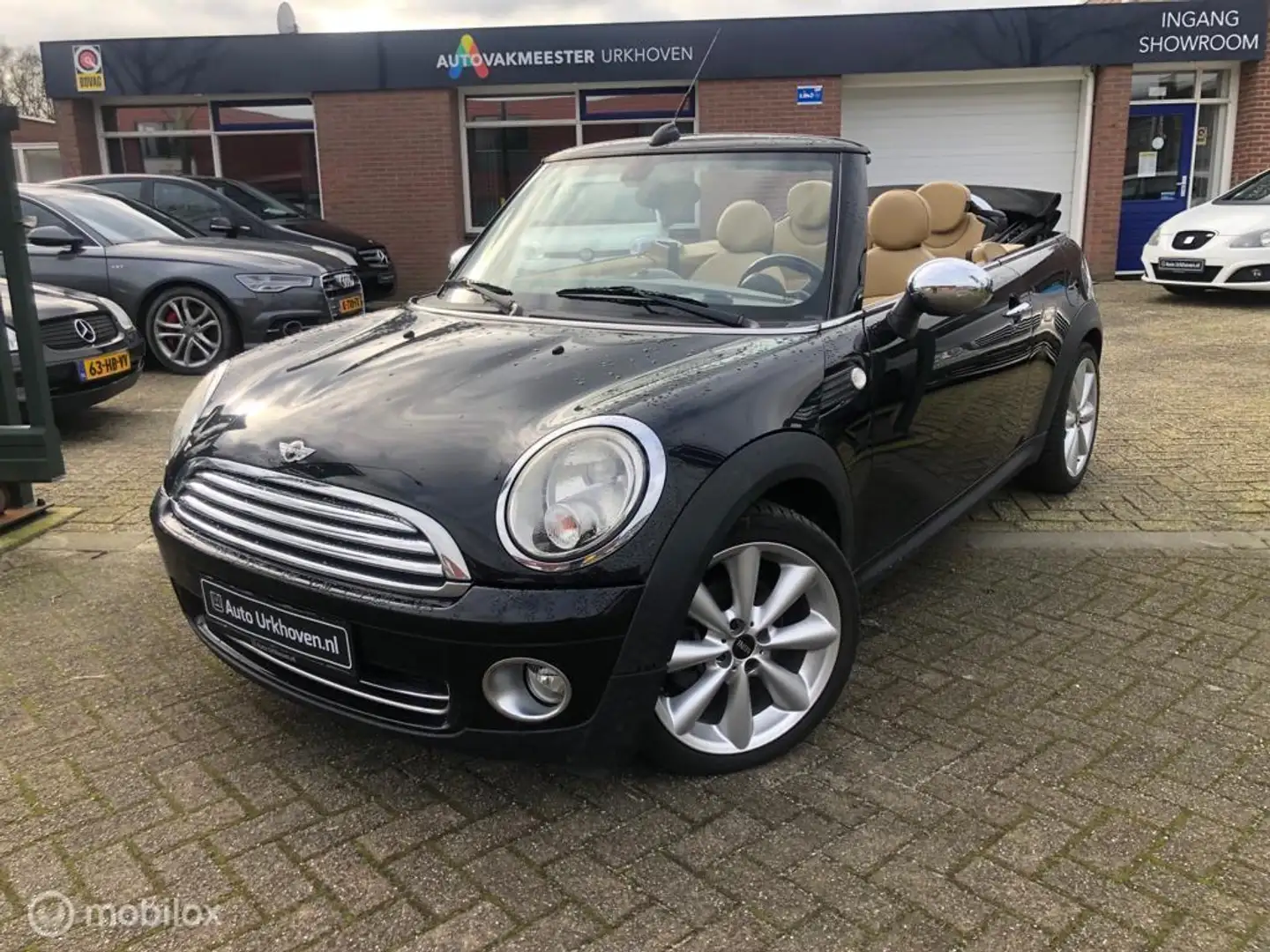 MINI Cooper Cabrio 1.6 Cooper Pepper,volleder,6-12 mnd garantie mogel Zwart - 1