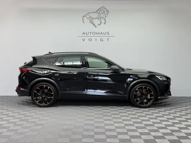 Cupra Formentor view 4
