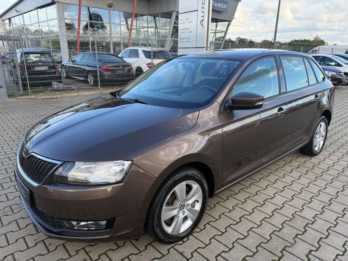 Skoda Rapid/Spaceback Spaceback Ambition Braun - 1