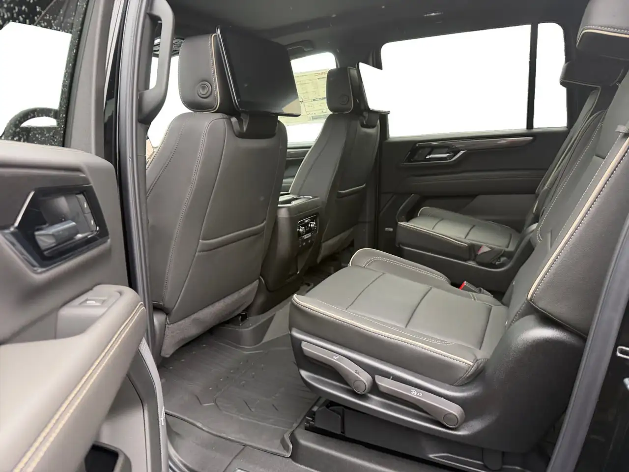 GMC Yukon снимка GMC Yukon