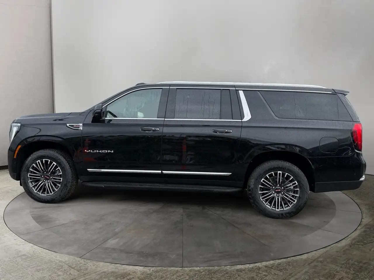 GMC Yukon снимка GMC Yukon