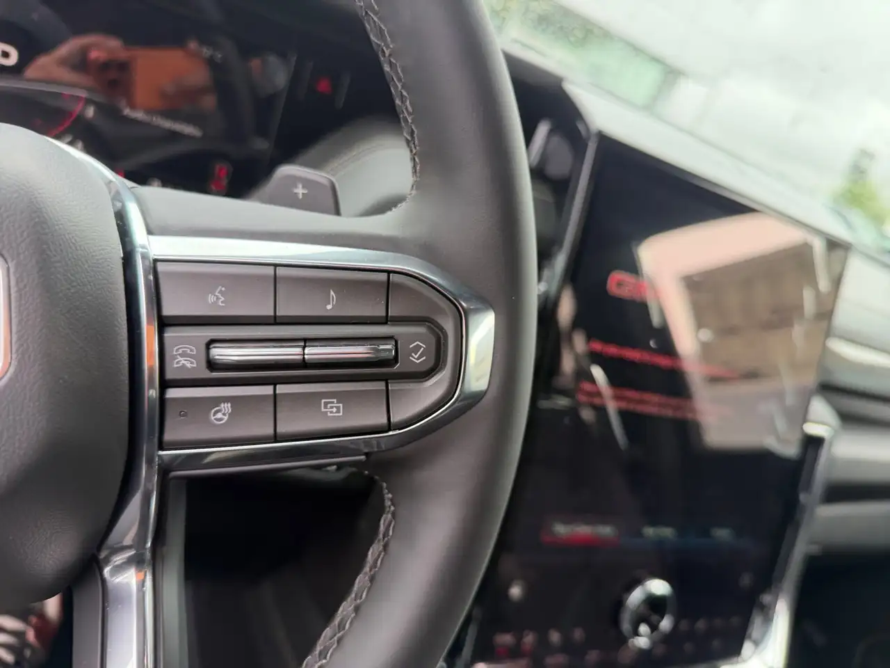 GMC Yukon снимка GMC Yukon