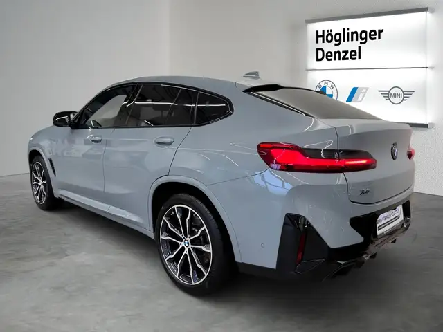 BMW X4 view 10