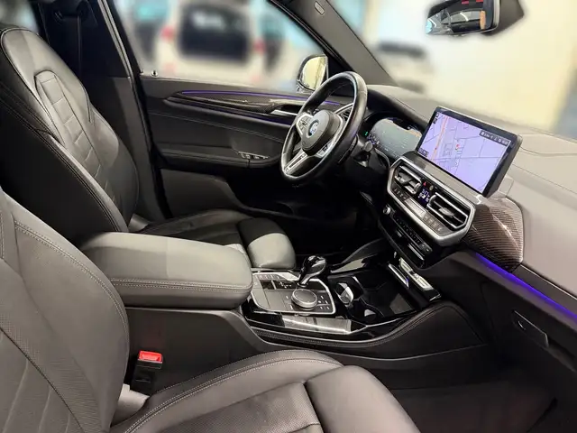 BMW X4 view 13