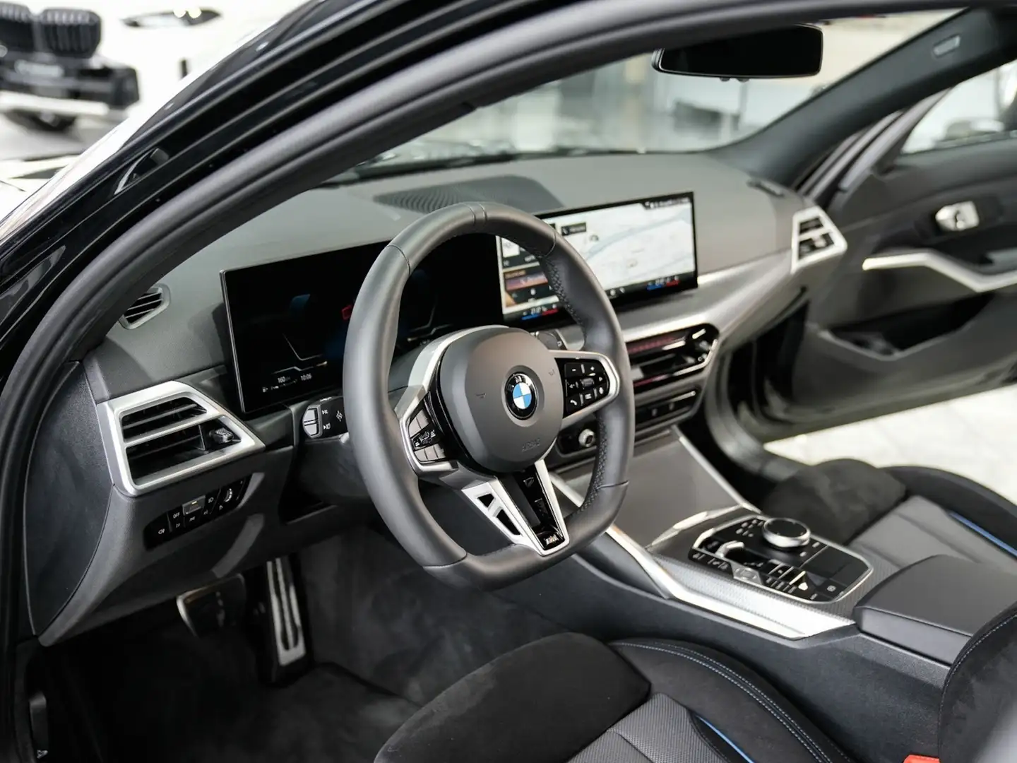 BMW 330 330i xDrive Touring M Sport ACC Kamera Černá - 2
