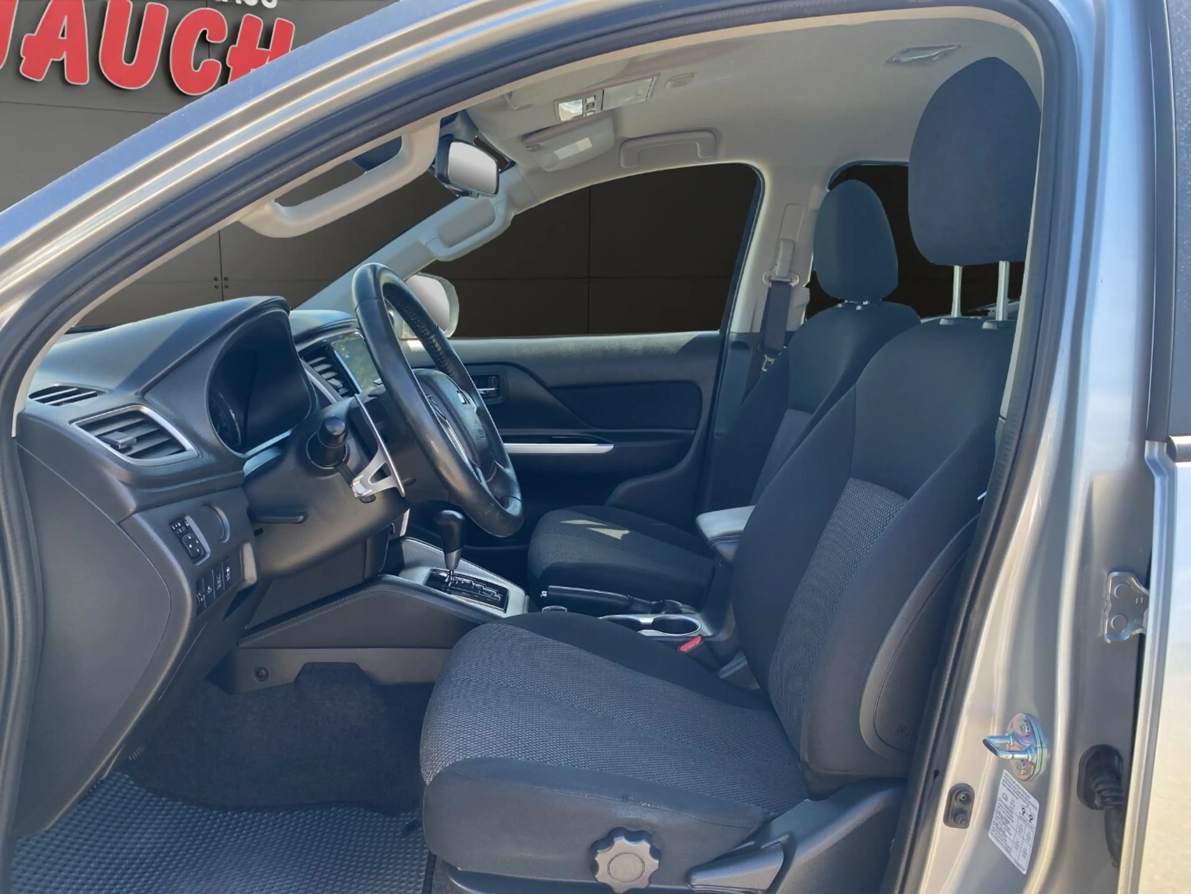 Mitsubishi L200 Plus 2,2 — photo 5