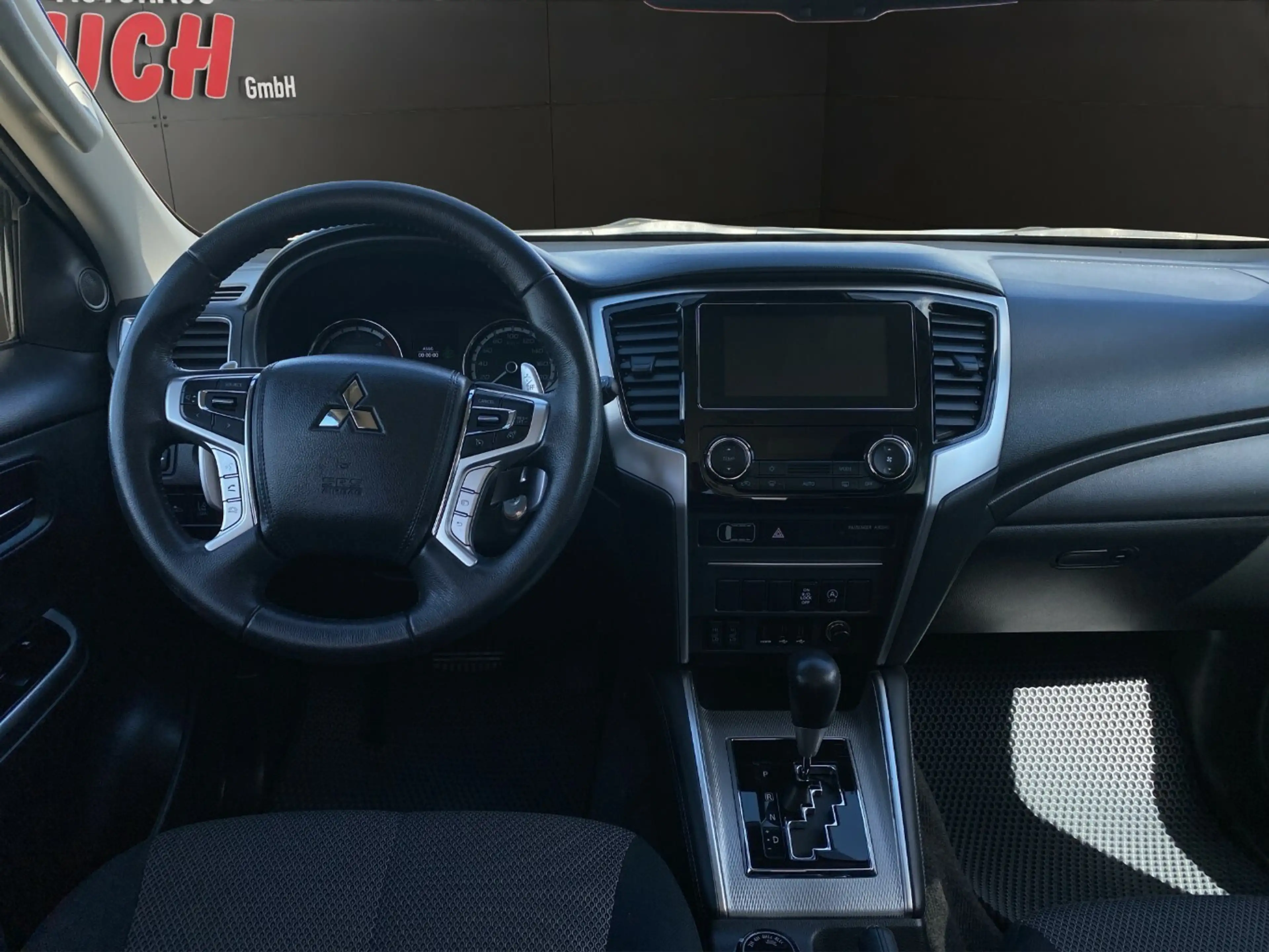 Mitsubishi L200 Plus 2,2 — photo 7