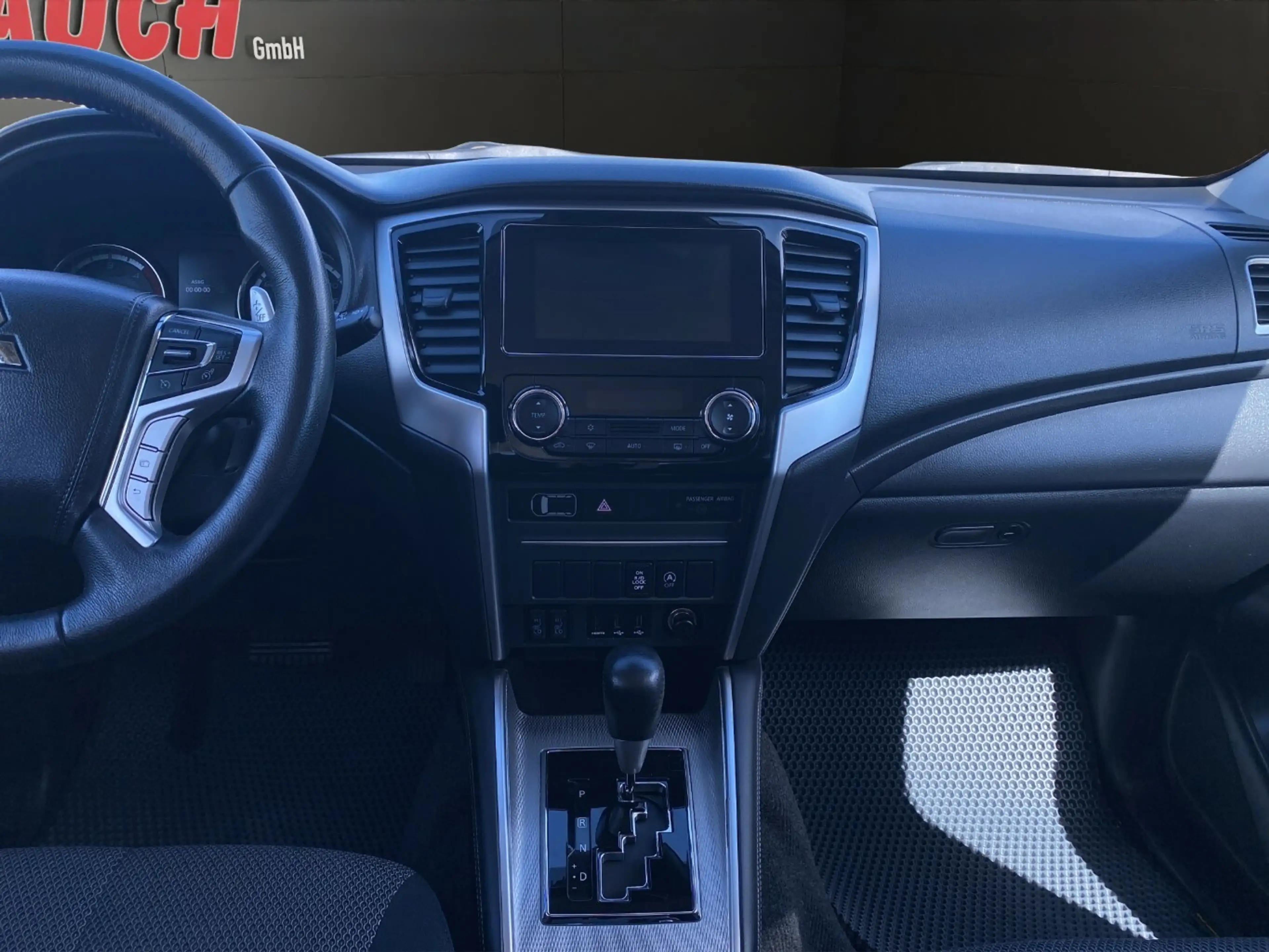 Mitsubishi L200 Plus 2,2 — photo 10