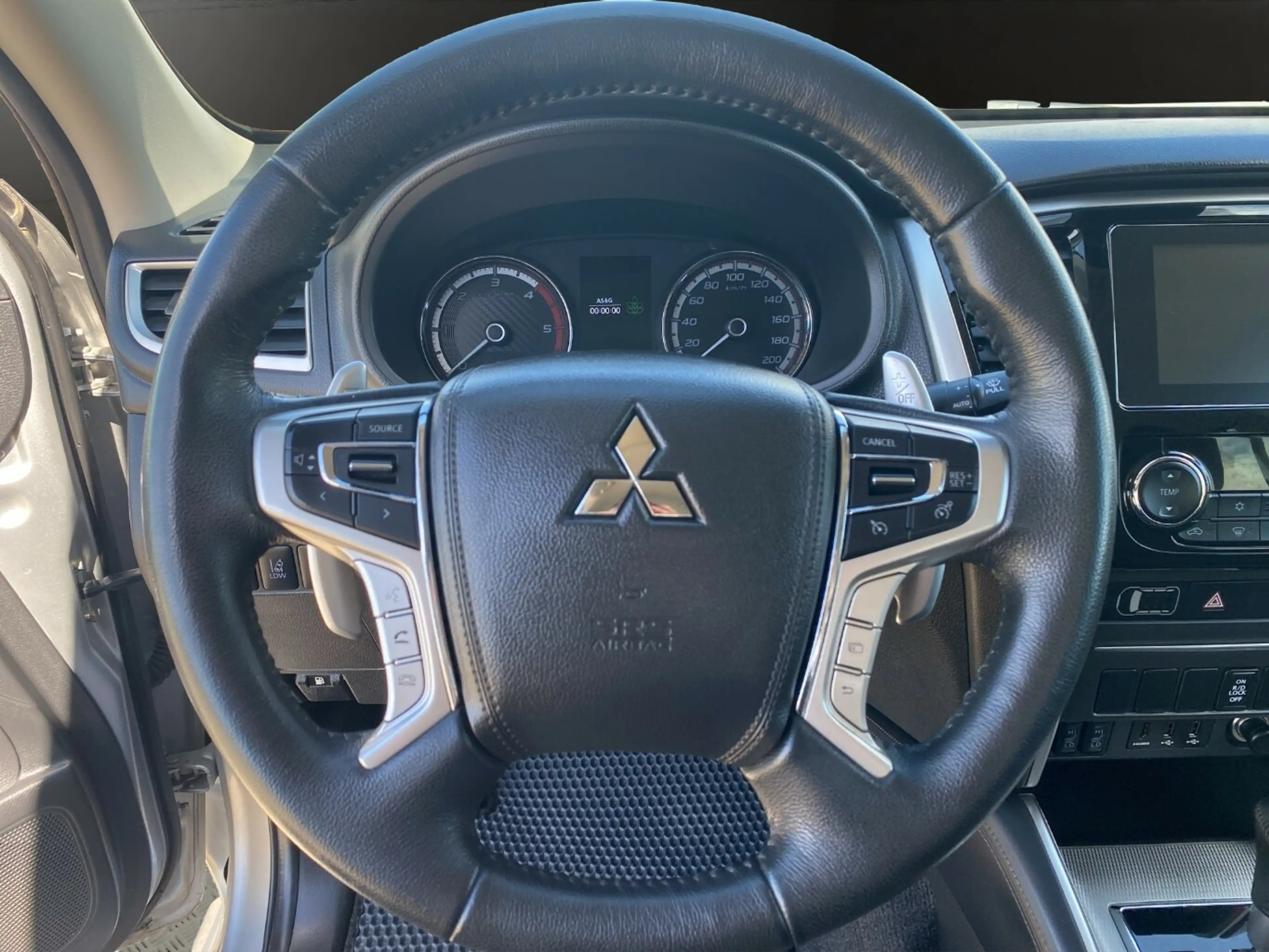 Mitsubishi L200 Plus 2,2 — photo 8