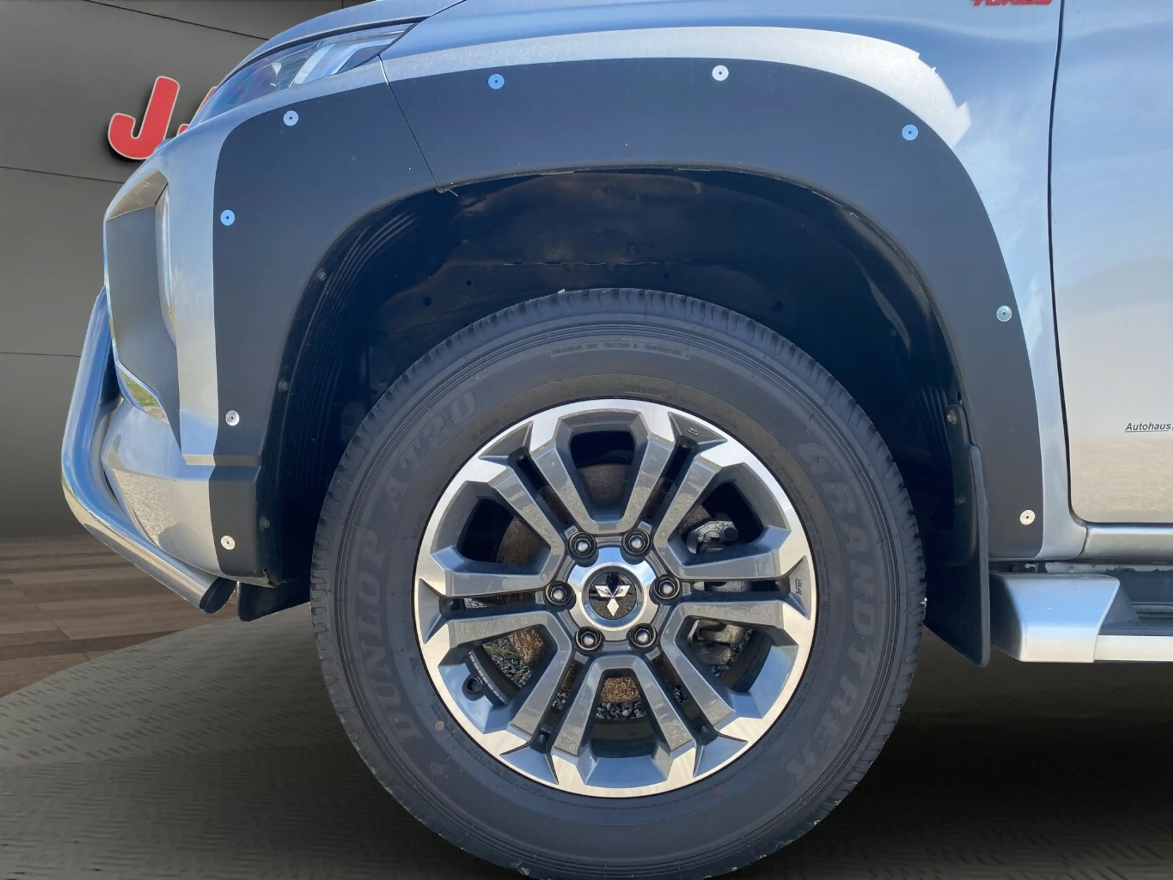 Mitsubishi L200 Plus 2,2 — photo 4