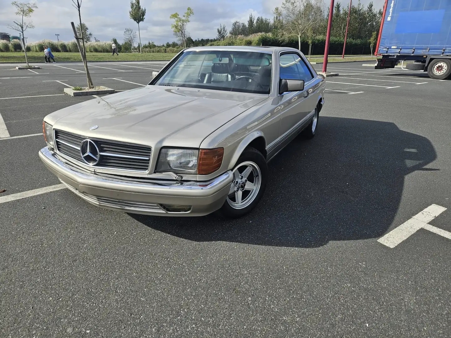 Mercedes-Benz 560 - 2
