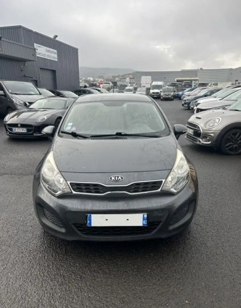 Kia Rio 1.2 STYLE 3P Gris - 2