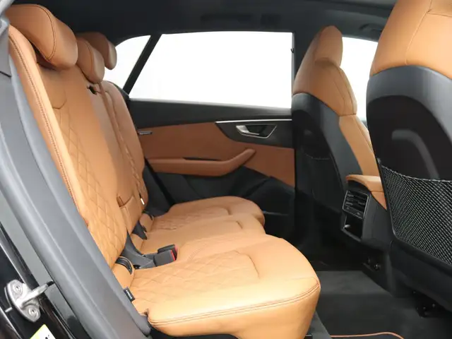 Audi SQ8 view 9