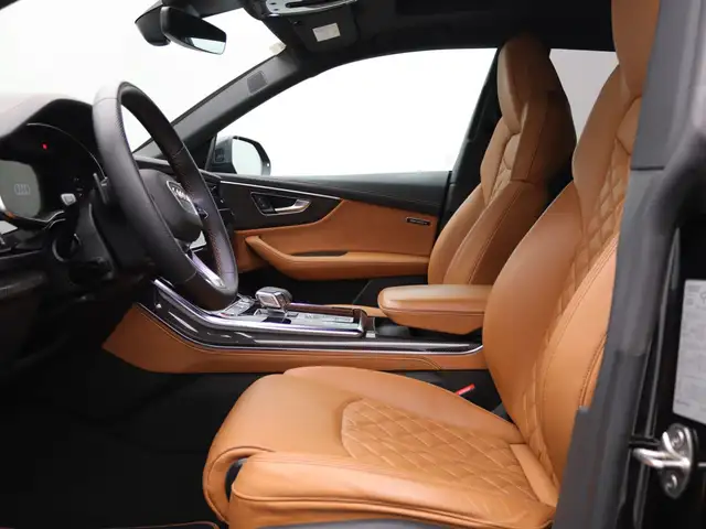 Audi SQ8 view 12