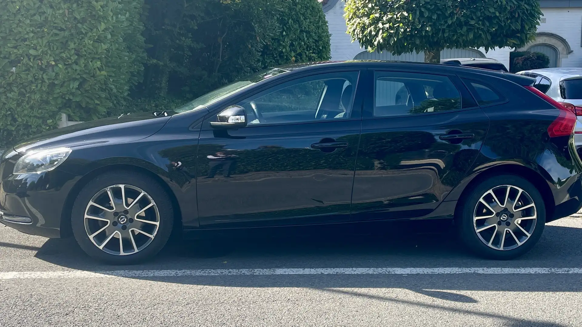 Volvo V40 2.0 D2 Base Geartronic Noir - 2