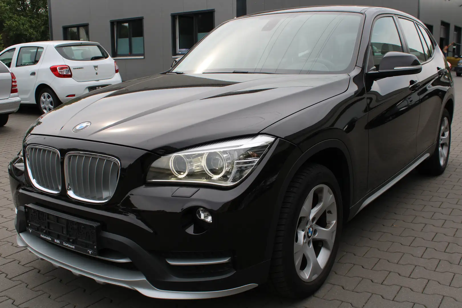 BMW X1 25 d xDrive Aut. xLine Navi /Leder/Panorama Braun - 1