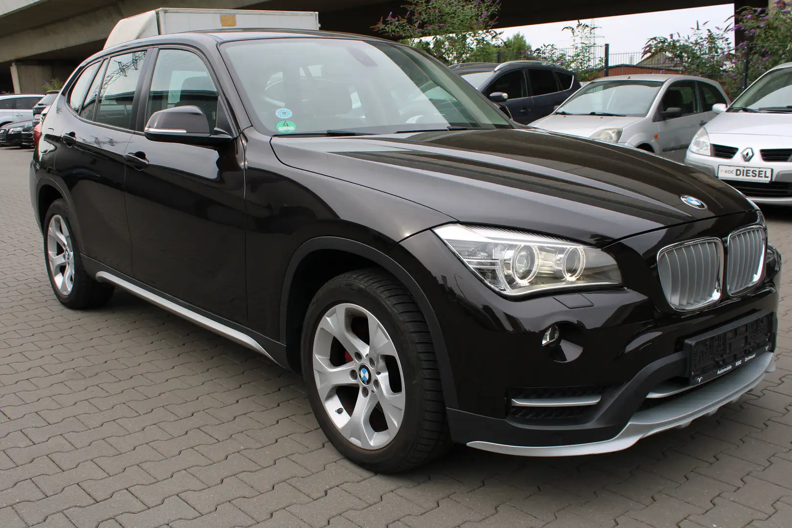 BMW X1 25 d xDrive Aut. xLine Navi /Leder/Panorama Braun - 2