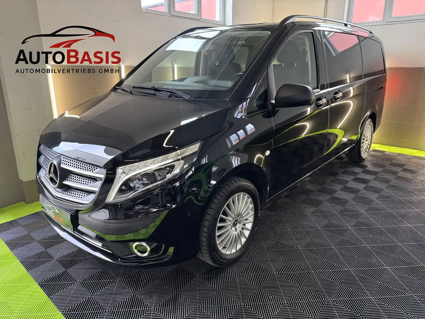Mercedes-Benz Vito 116 CDI 4x4 lang Led/8-Sitzer/Navi/Kamera/AHK/PDC Schwarz - 1