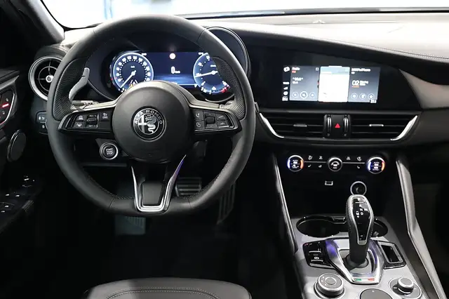 Alfa Romeo Giulia 2.0 16V 280 AT8 Q4 VELOCE Ansicht 13