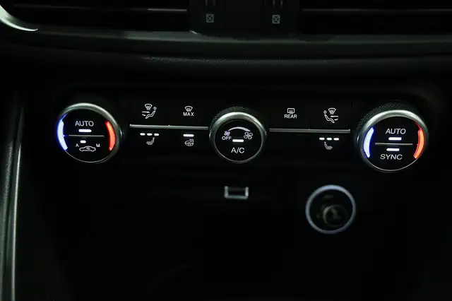 Alfa Romeo Giulia 2.0 16V 280 AT8 Q4 VELOCE Ansicht 16