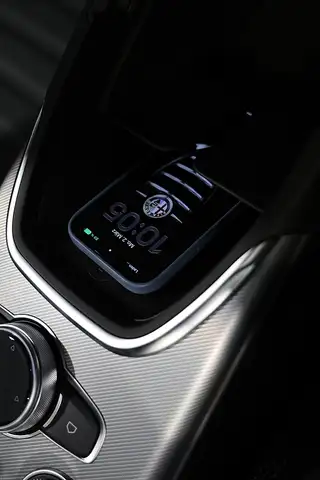 Alfa Romeo Giulia 2.0 16V 280 AT8 Q4 VELOCE Ansicht 28