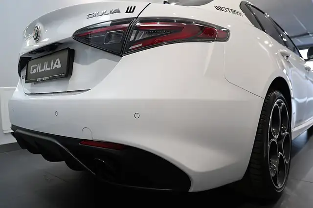 Alfa Romeo Giulia 2.0 16V 280 AT8 Q4 VELOCE Ansicht 8