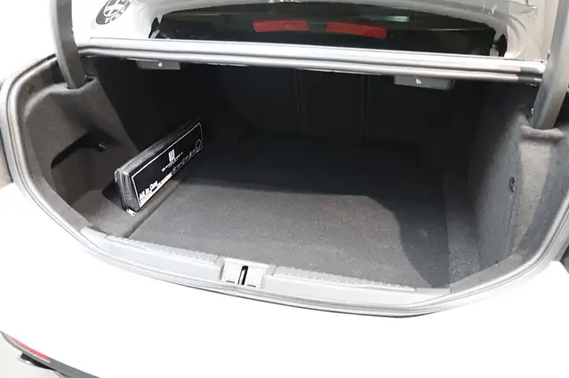 Alfa Romeo Giulia 2.0 16V 280 AT8 Q4 VELOCE Ansicht 12