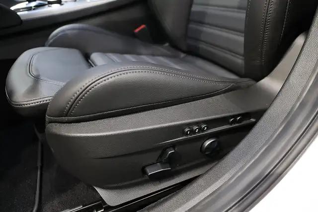 Alfa Romeo Giulia 2.0 16V 280 AT8 Q4 VELOCE Ansicht 10