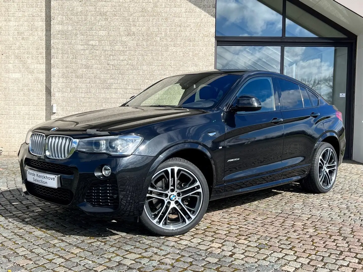 BMW X4 3.0 dAS xDrive30   / M SPORT/ XENON/HIFI/DAB Zwart - 1