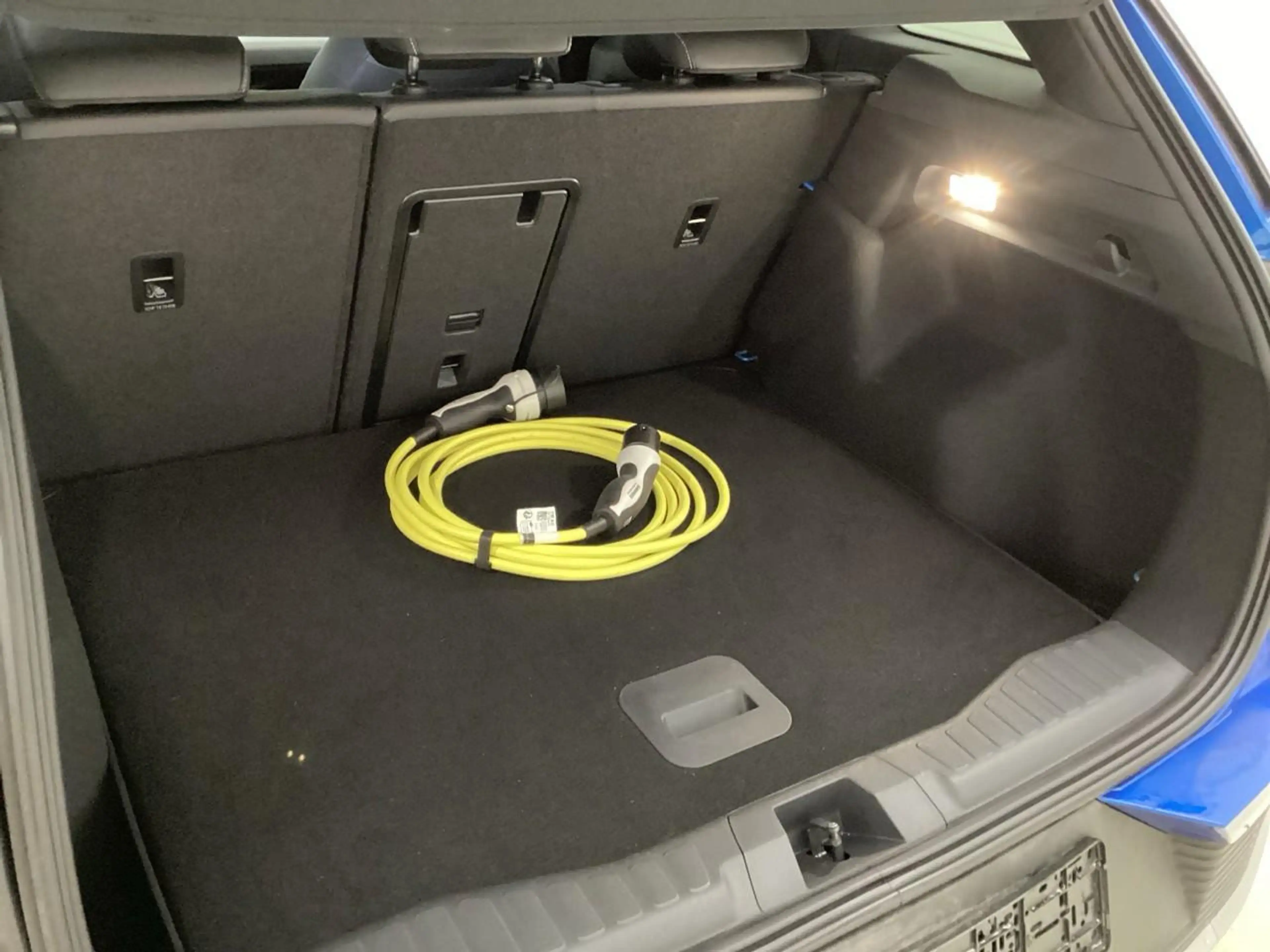Ford Explorer RWD — photo 6