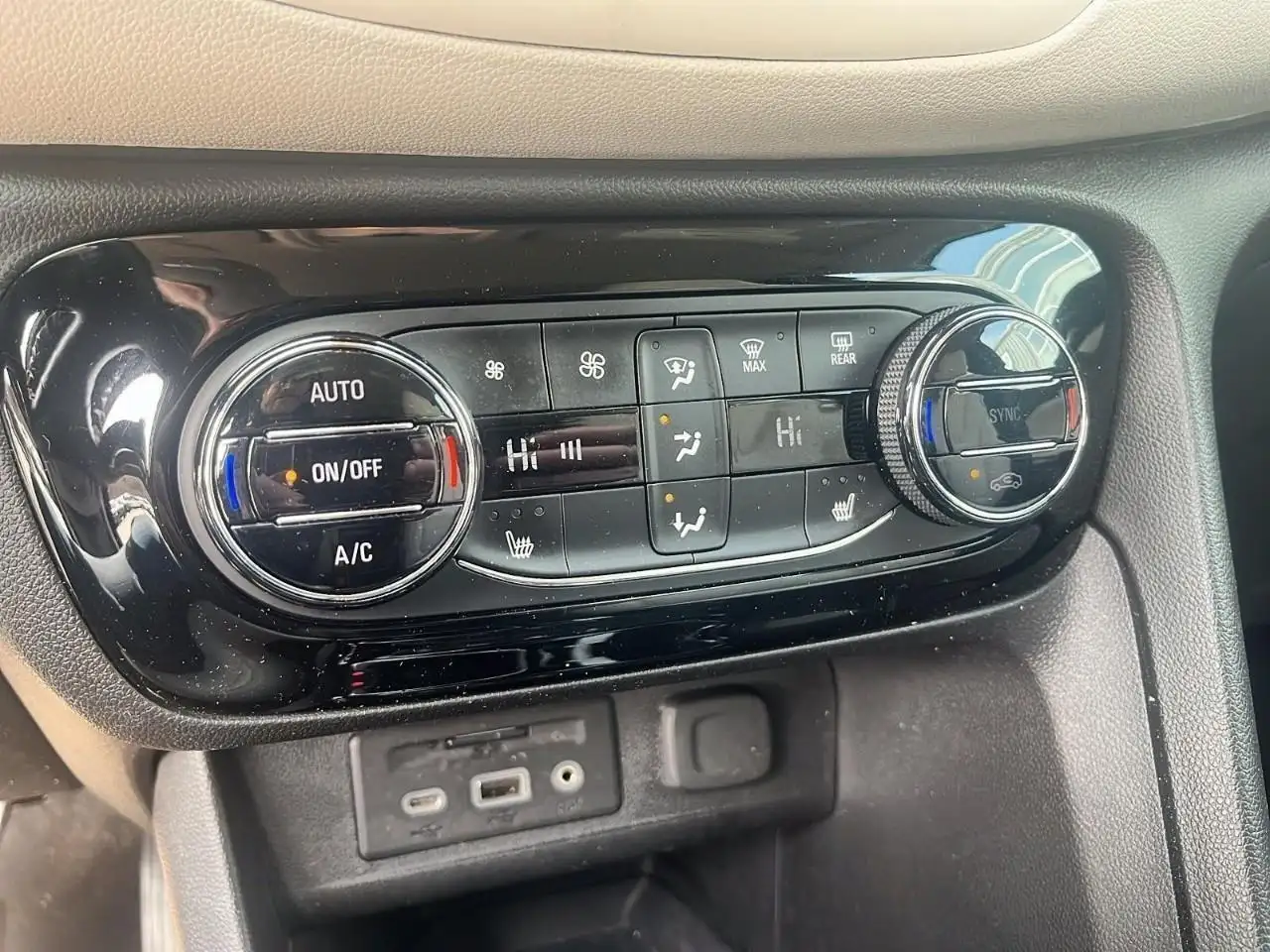 Buick Encore photo Buick Encore