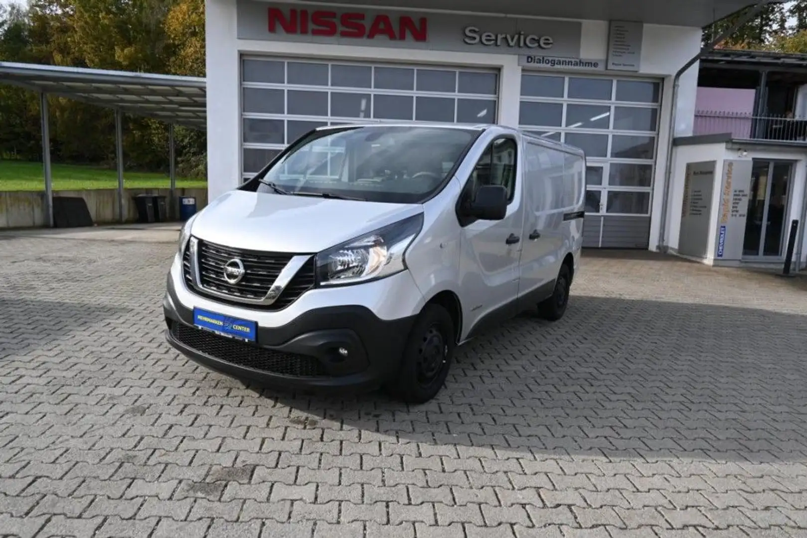 Nissan NV300 L1H1 2,7 dCi 145 Comfort Silber - 1