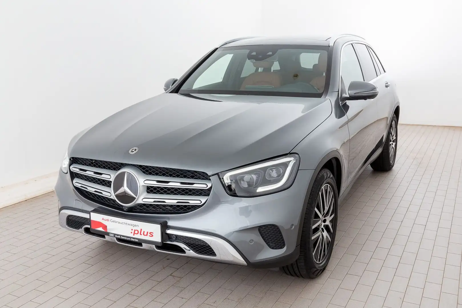 Mercedes-Benz GLC 300 e 4Matic AHK PANO HUD 360°K LED Grau - 2