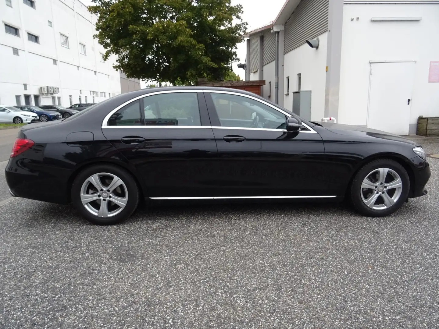 Mercedes-Benz E 200 Lim./Widescreen Cockpit/Multibeam LED Schwarz - 2