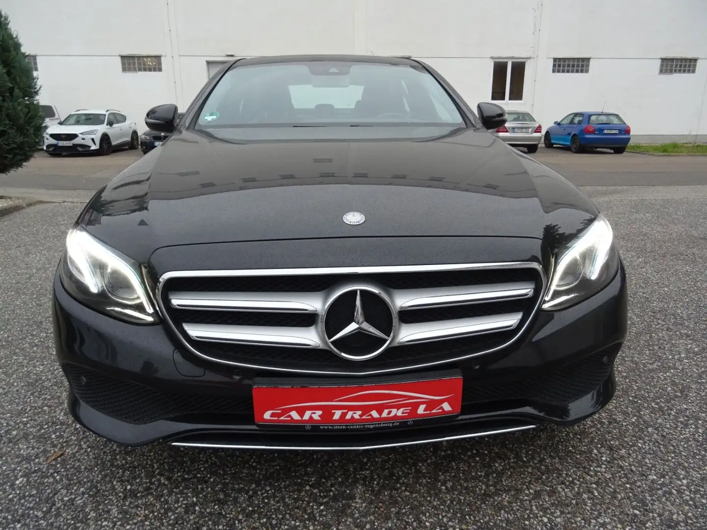 Mercedes-Benz E 200 Lim./Widescreen Cockpit/Multibeam LED Schwarz - 2