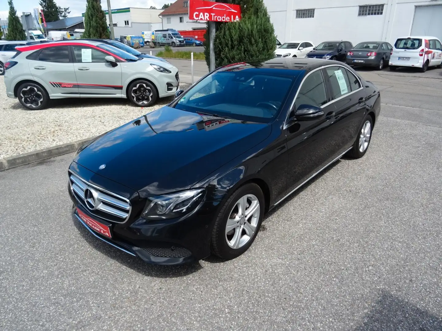 Mercedes-Benz E 200 E  Lim./Widescreen Cockpit/Multibeam LED Schwarz - 2
